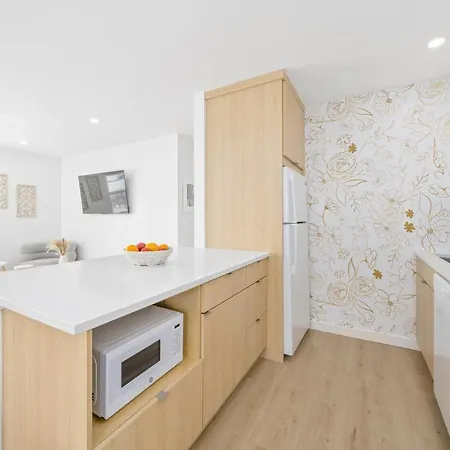 M Lake Worth Beach - Modern Villas Near West Palm Beach, Chic Retro Vibes, King Bed, Cozy Backyard, Bbq, Workspace, High-Speed Internet, Free Parking, 5 Minutes To Downtown & Beach Exterior foto