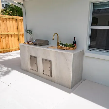 M Lake Worth Beach - Modern Villas Near West Palm Beach, Chic Retro Vibes, King Bed, Cozy Backyard, Bbq, Workspace, High-Speed Internet, Free Parking, 5 Minutes To Downtown & Beach Exterior foto