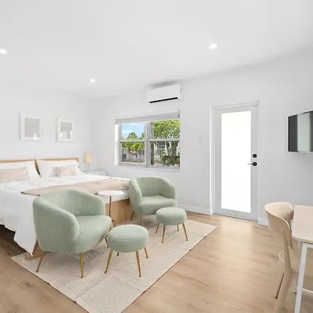 M Lake Worth Beach - Modern Villas Near West Palm Beach, Chic Retro Vibes, King Bed, Cozy Backyard, Bbq, Workspace, High-Speed Internet, Free Parking, 5 Minutes To Downtown & Beach Exterior foto