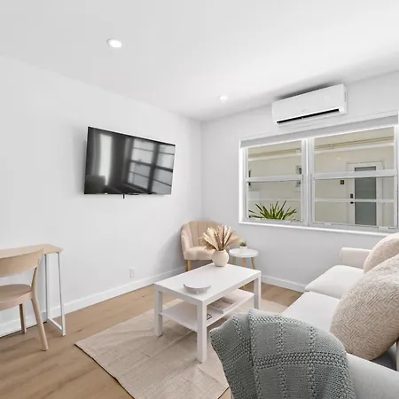 M Lake Worth Beach - Modern Villas Near West Palm Beach, Chic Retro Vibes, King Bed, Cozy Backyard, Bbq, Workspace, High-Speed Internet, Free Parking, 5 Minutes To Downtown & Beach Exterior foto