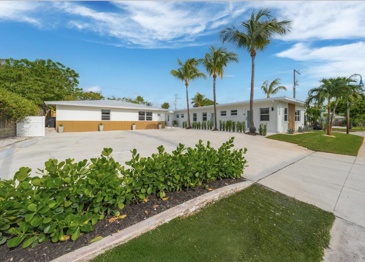 M Worth - Modern Near West Palm Beach, Chic Retro Vibes, King Bed, Cozy Backyard, Bbq, Workspace, High-speed Internet, Free Parking, 5 Minutes To Downtown &