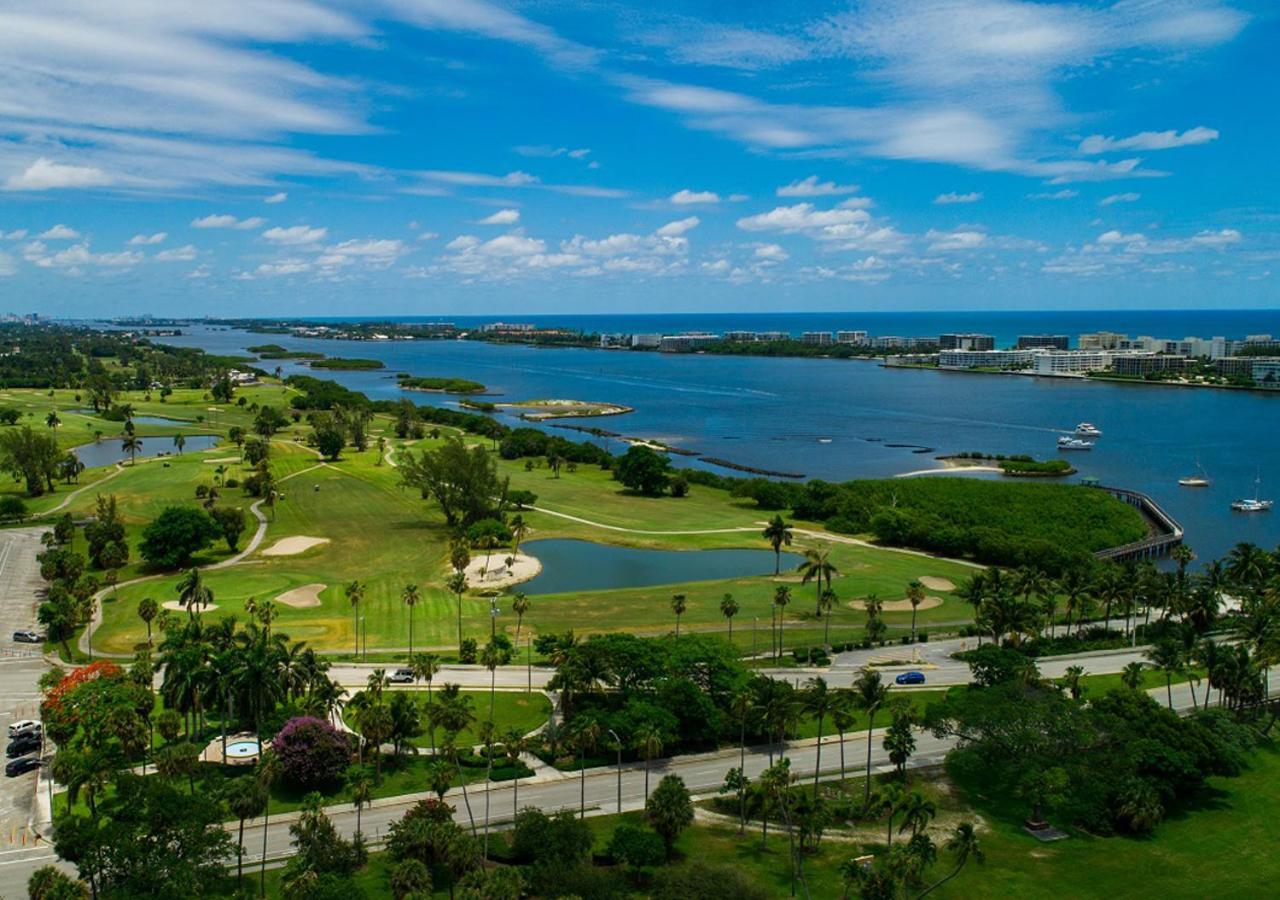 M Worth - Modern Near West Palm Beach, Chic Retro Vibes, King Bed, Cozy Backyard, Bbq, Workspace, High-speed Internet, Free Parking, 5 Minutes To Downtown & Appartement