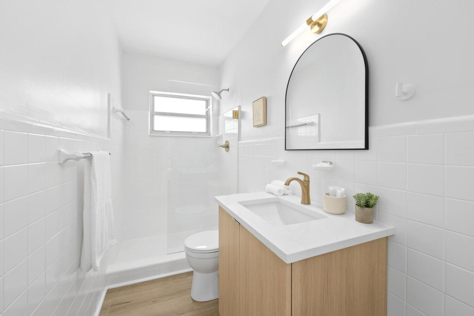 Appartement M Worth - Modern Near West Palm Beach, Chic Retro Vibes, King Bed, Cozy Backyard, Bbq, Workspace, High-speed Internet, Free Parking, 5 Minutes To Downtown & Lake Worth Beach