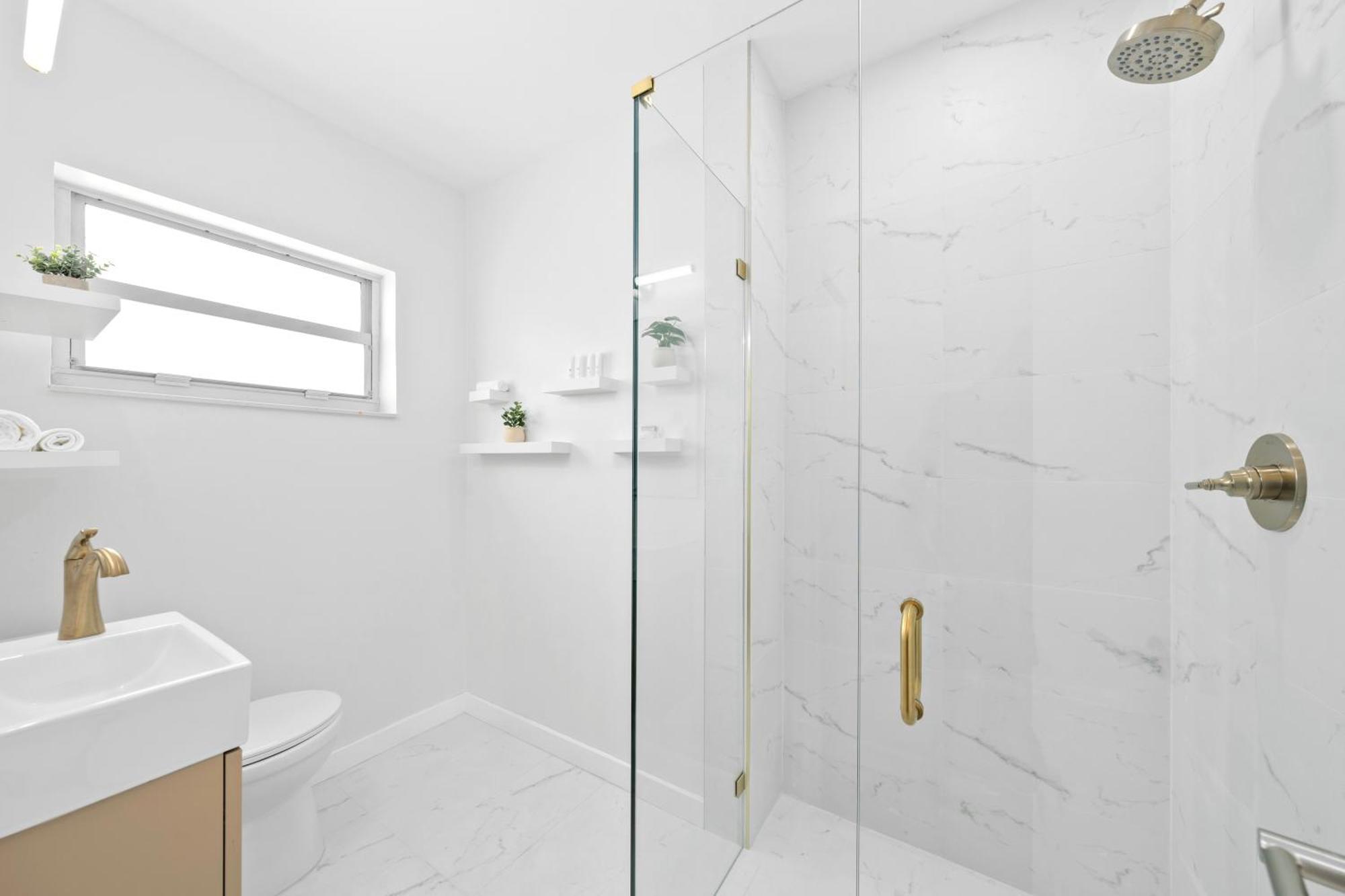 M Worth - Modern Near West Palm Beach, Chic Retro Vibes, King Bed, Cozy Backyard, Bbq, Workspace, High-speed Internet, Free Parking, 5 Minutes To Downtown & Lake Worth Beach