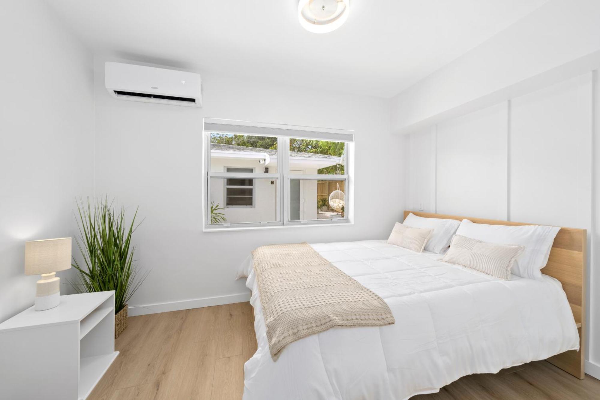 Appartement M Worth - Modern Near West Palm Beach, Chic Retro Vibes, King Bed, Cozy Backyard, Bbq, Workspace, High-speed Internet, Free Parking, 5 Minutes To Downtown &
