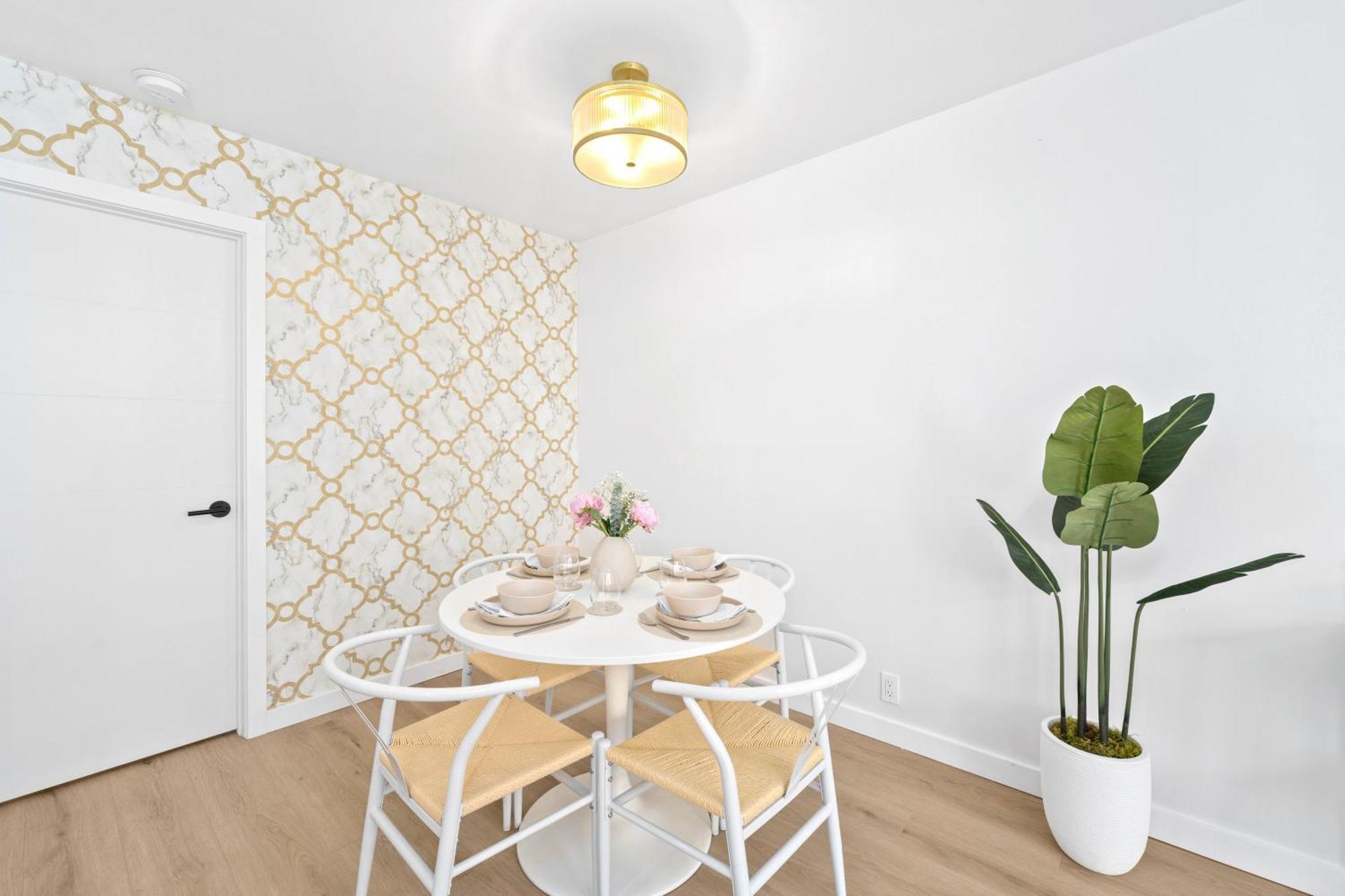 Appartement M Worth - Modern Near West Palm Beach, Chic Retro Vibes, King Bed, Cozy Backyard, Bbq, Workspace, High-speed Internet, Free Parking, 5 Minutes To Downtown &