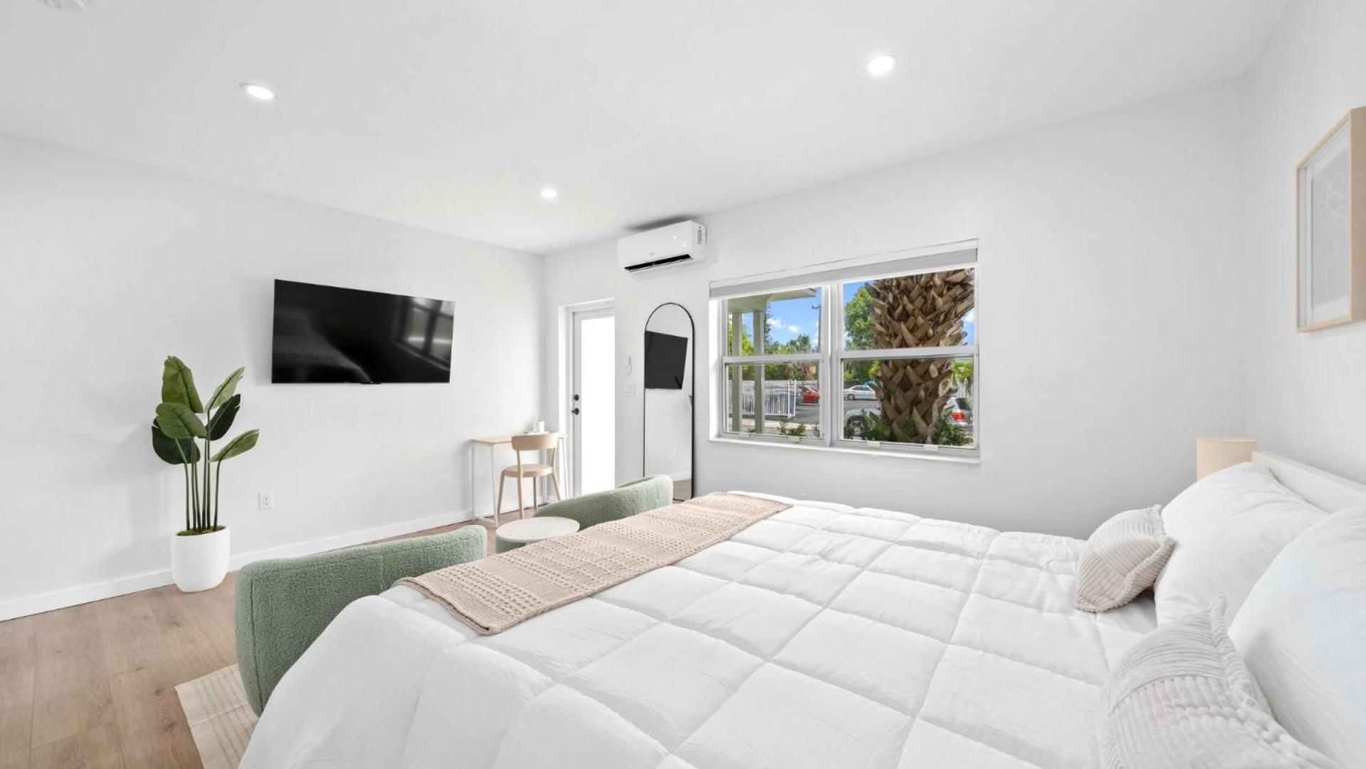 Appartement M Worth - Modern Near West Palm Beach, Chic Retro Vibes, King Bed, Cozy Backyard, Bbq, Workspace, High-speed Internet, Free Parking, 5 Minutes To Downtown & *